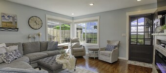 Quiet relaxing home - 15 minutes to Pismo Beach. Tesla Level 2 charging on site