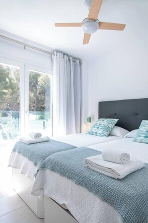 1 slaapkamer, een strijkplank/strijkijzer, reisbedje, wifi