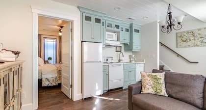 Aspenwood Manor- Beautiful little cottage in the heart of downtown Provo (BRAND NEW!)