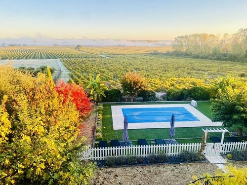 Manor house in the heart of the vineyards