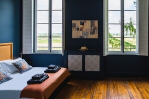 7 bedrooms, desk, iron/ironing board, WiFi