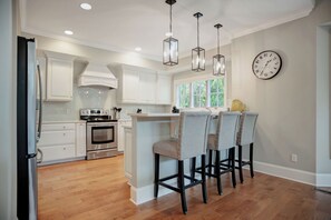 House, Multiple Beds, Kitchen, Pool View (9 Green Heron) | Private kitchen | Fridge, microwave, oven, stovetop - 9 Green Heron at The Sea Pines Resort (Hilton Head Island)