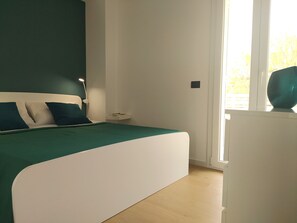 2 chambres, fer et planche à repasser, Wi-Fi gratuit, draps fournis