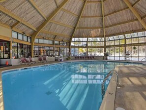Innenpool, beheizter Pool