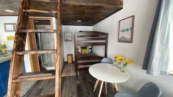 1 bedroom, WiFi, bed sheets