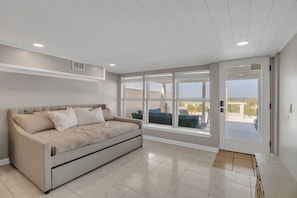 Smart TV, table football