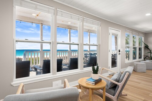 'Surfside Retreat' Spacious Beachfront Home Heated, Swim Spa, Pet Friendly