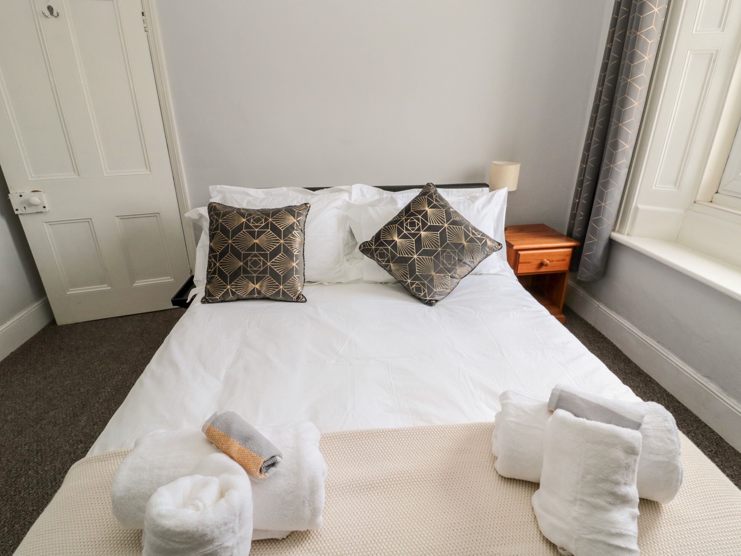 Cottage | 4 bedrooms, individually decorated, individually furnished, free WiFi