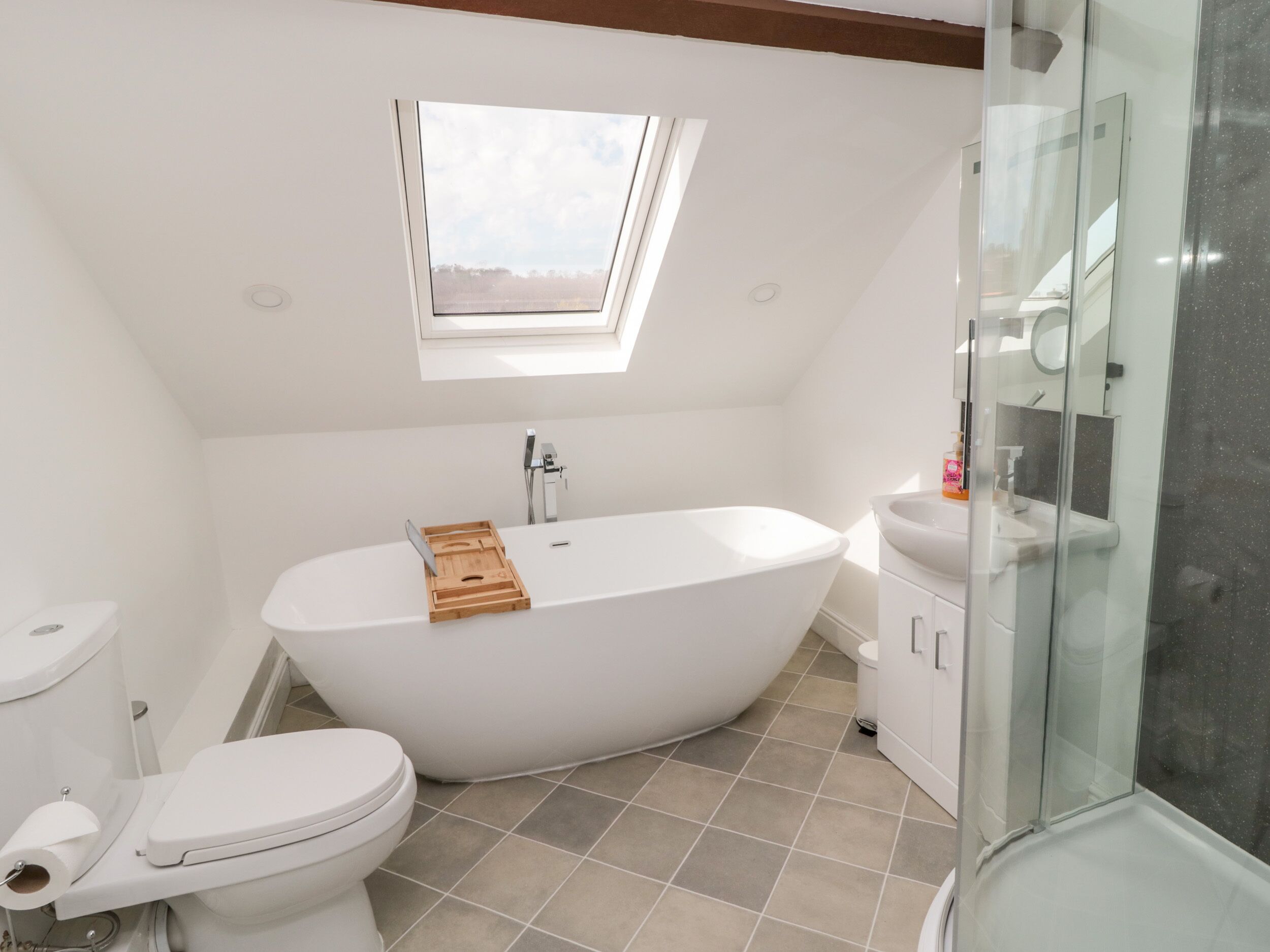 Cottage | Bathroom | Shower