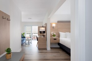 Deluxe Studio with Lake View and Balcony | Minibar, in-room safe, iron/ironing board, free WiFi