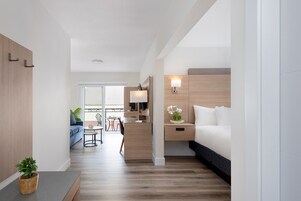 Deluxe Studio with Lake View and Balcony