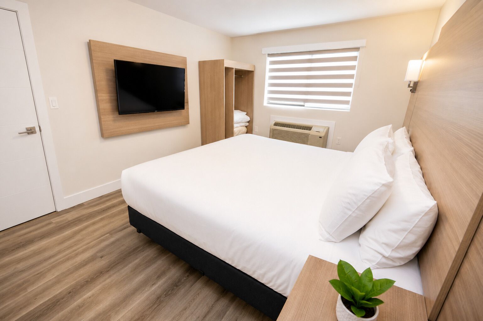 Premium Suite Mountain View and Patio | Premium bedding, down comforters, pillowtop beds, in-room safe