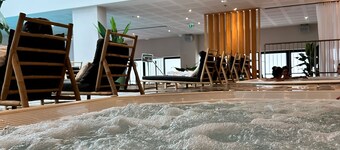 Appartement la mer à vos pieds. Situé à 5 minutes à pied du marché de Noël .