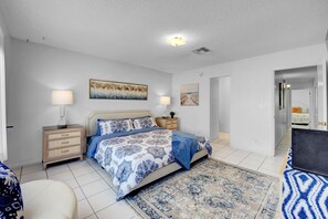 3 bedrooms, desk, iron/ironing board, free WiFi