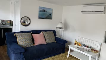 Cottage | Living area