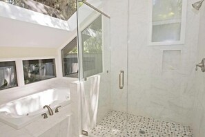 House, Multiple Beds, Kitchen, Pool View (9 Sandhill Crane) | Bathroom | Towels - 9 Sandhill Crane at Sea Pines Resort (Hilton Head Island)