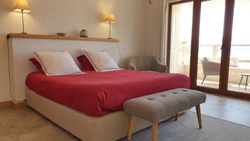 2 bedrooms, desk, iron/ironing board, free WiFi