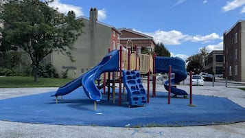 Children’s play area – outdoor
