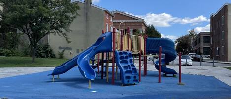 Children’s play area – outdoor