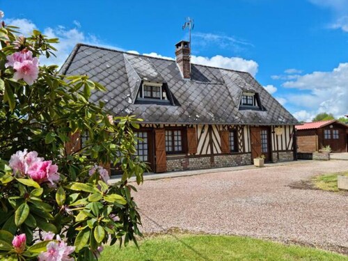 Le Clos du Savourey, charming Normandy farmhouse, sleeps 6