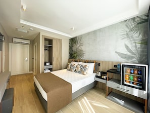 Premium bedding, Select Comfort beds, free minibar items, in-room safe - Alessia Hotel & Spa (Manavgat)