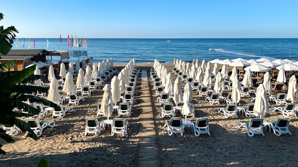 Private beach nearby, sun loungers, beach umbrellas, beach towels - Alessia Hotel & Spa (Manavgat)