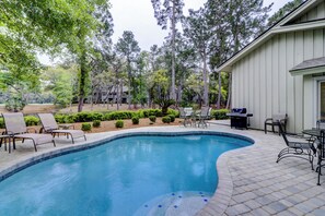 Outdoor pool - 14 Stoney Creek at The Sea Pines Resort (Hilton Head Island)