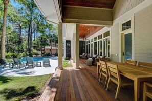 Outdoor dining - 18 Baynard Cove at The Sea Pines Resort (Hilton Head Island)