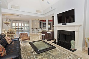 Living area - 20 Oyster Catcher at The Sea Pines Resort (Hilton Head Island)