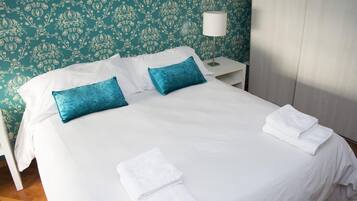 2 bedrooms, in-room safe, iron/ironing board, free WiFi