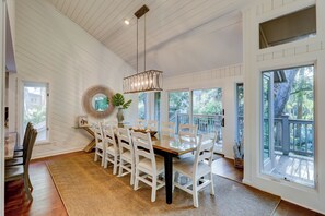 House, Multiple Beds, Pool Access, Garden View (22 Wood Ibis) | Dining