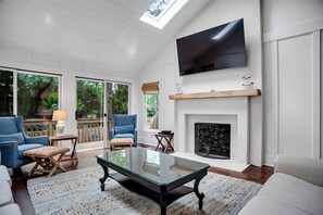 House, Multiple Beds, Kitchen, Pool View (31 S. Beach Lane) | Living area | 40-inch TV with digital channels - 31 S. Beach Lane at The Sea Pines Resort (Hilton Head Island)