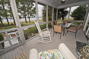 Outdoor dining - 33 Lands End at The Sea Pines Resort (Hilton Head Island)