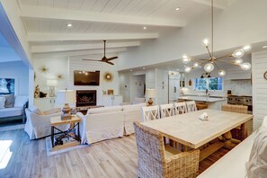 Dining - 33 S. Sea Pines Drive at The Sea Pines Resort (Hilton Head Island)