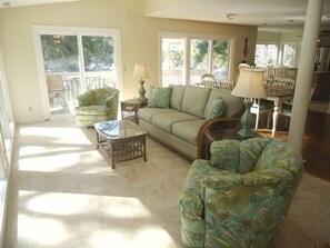 Living room - 34 Baynard Park Rd. at The Sea Pines Resort (Hilton Head Island)