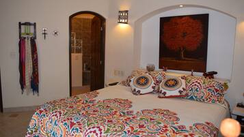 2 bedrooms, iron/ironing board, internet, bed sheets