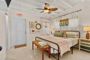 1 chambre, fer et planche à repasser, lit parapluie, Wi-Fi gratuit