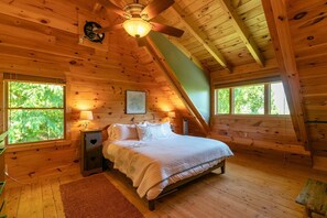 3 bedrooms, desk, free WiFi, bed sheets