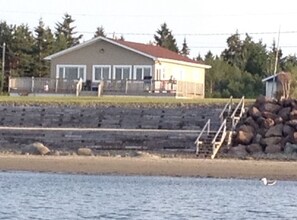 المنشأة من الخارج