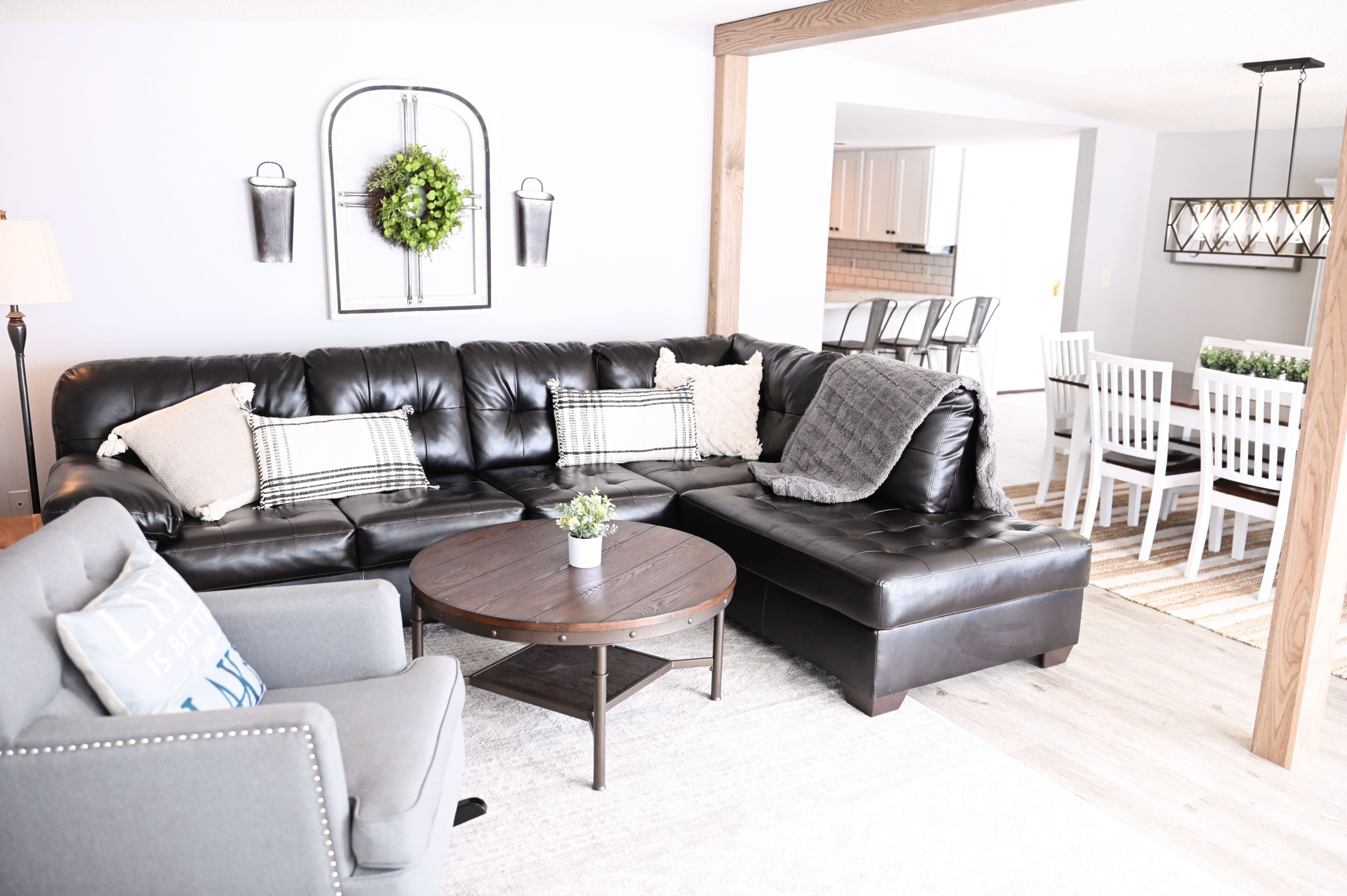 智能電視、壁爐、電子遊戲、DVD 播放機