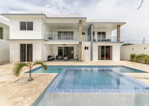 luxury and modern 10Br villa in SOSUA with basketball court