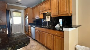 Villa, Multiple Beds, Kitchen, Golf View (153 Harbourwood Villa) | Private kitchen | Fridge, microwave, oven, stovetop