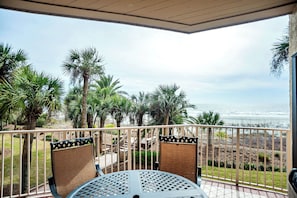 Casa, letti multipli, balcone, vista oceano (201 Turtle Lane) | Ristorazione all'aperto