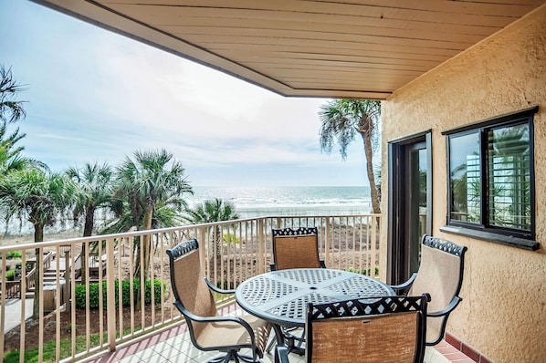 Casa, letti multipli, balcone, vista oceano (201 Turtle Lane) | Ristorazione all'aperto