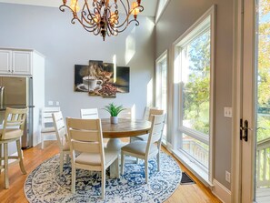Dining - 64 Lawton Road at The Sea Pines Resort (Hilton Head Island)