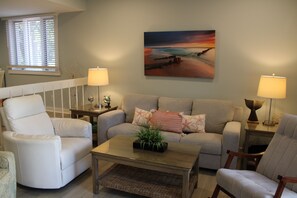 40-inch TV with digital channels - 245 Stoney Creek Villa at The Sea Pines Resort (Hilton Head Island)