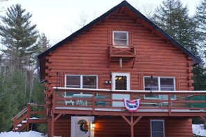 Exterior - Lazy Moose Log Cabin w/ hot tub, fireplace & lake (Haverhill)