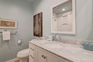 Villa, Multiple Beds, Kitchen, Garden View (294 Stoney Creek Villa) | Bathroom | Towels