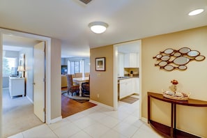 Villa, Multiple Beds, Kitchen, Golf View (425 Plantation Club Villas) | Interior