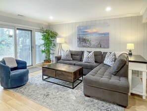 40-inch TV with digital channels - 509 Plantation Club Villas at The Sea Pines Resort (Hilton Head Island)